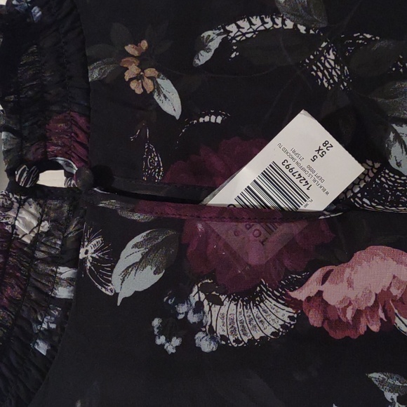 Torrid black floral chiffon top - Picture 4 of 4